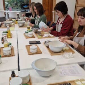 Atelier 2 : fabrication de 2 produits ménagers